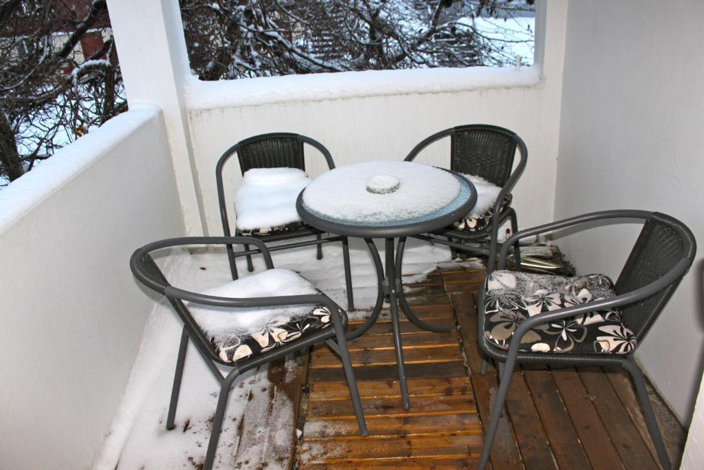 Gula Villan Guesthouse Akureyri Exterior photo