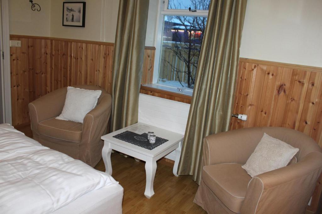 Gula Villan Guesthouse Akureyri Exterior photo