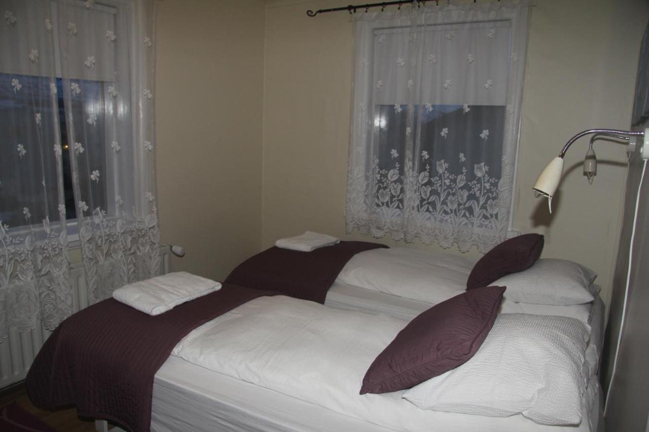 Gula Villan Guesthouse Akureyri Exterior photo