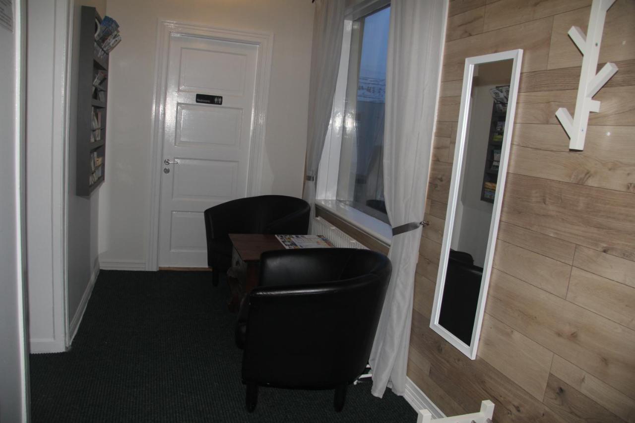 Gula Villan Guesthouse Akureyri Exterior photo