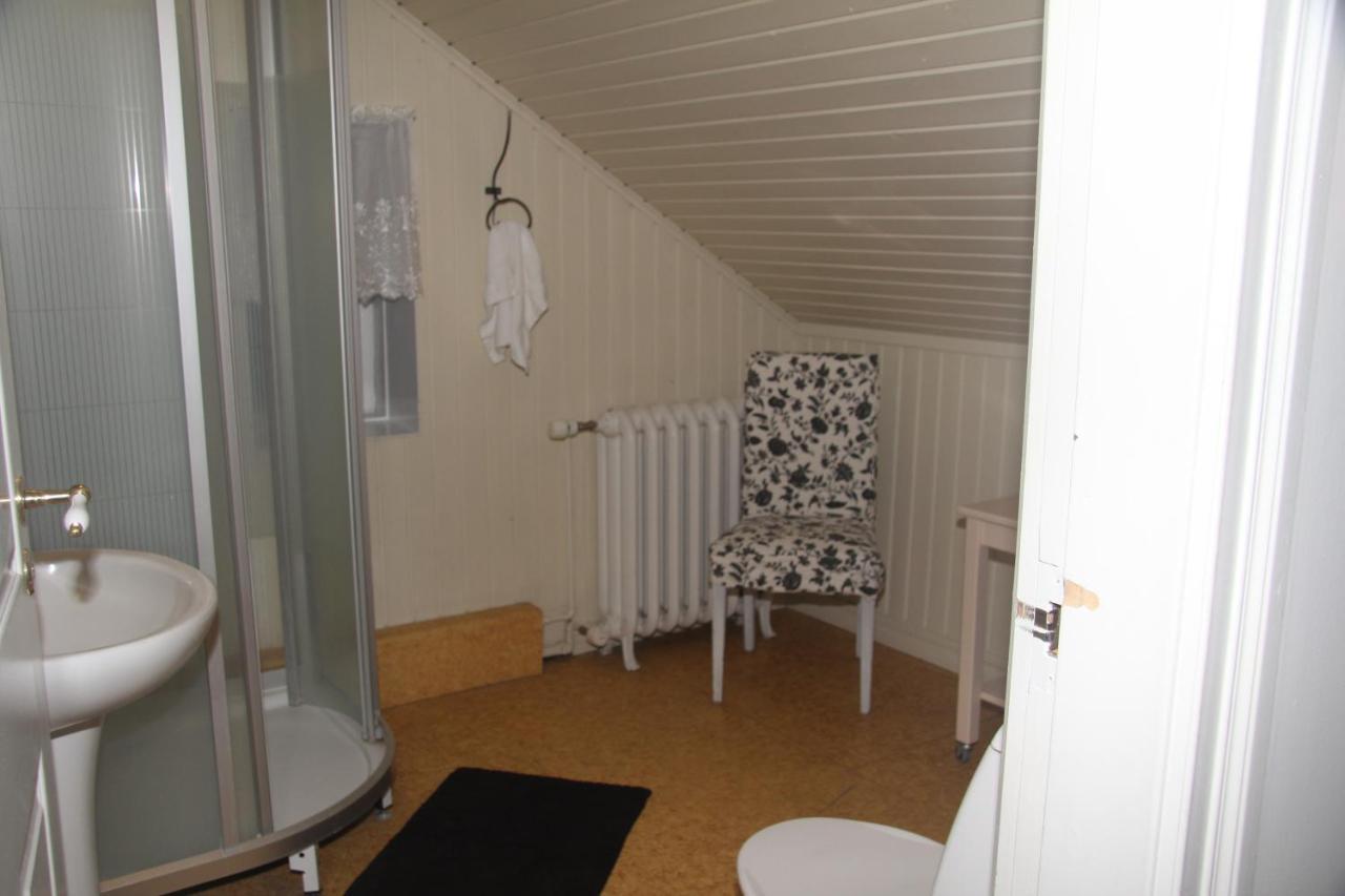 Gula Villan Guesthouse Akureyri Exterior photo